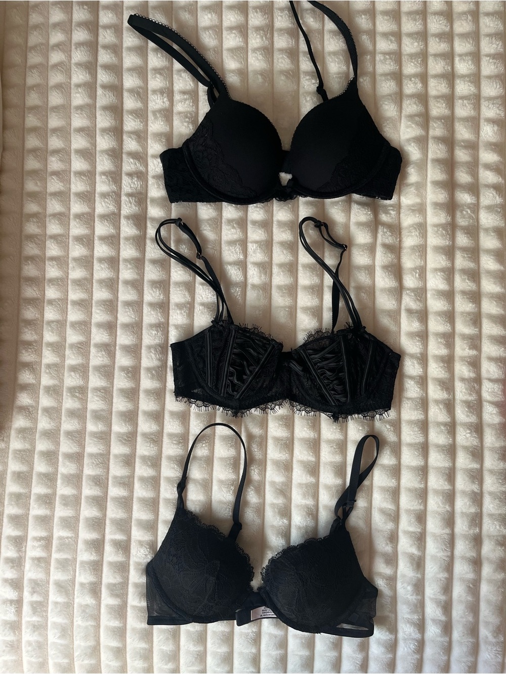 Victoria's Secret 32B Bras, 12 in total and 3 are never worn
